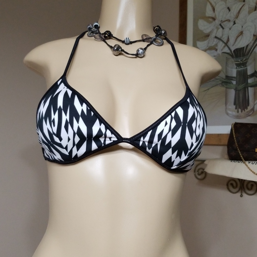 VS Triangle Swim Top
